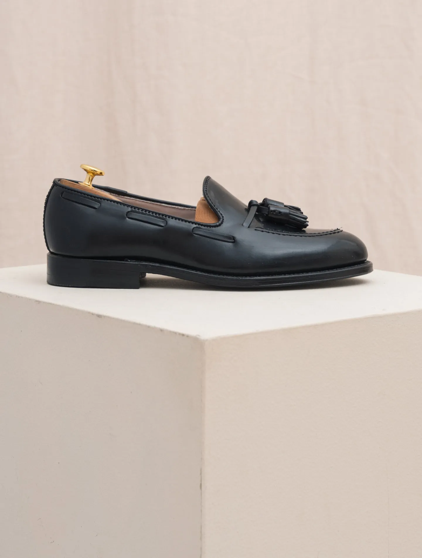 Cordovan Tassel Loafers Black