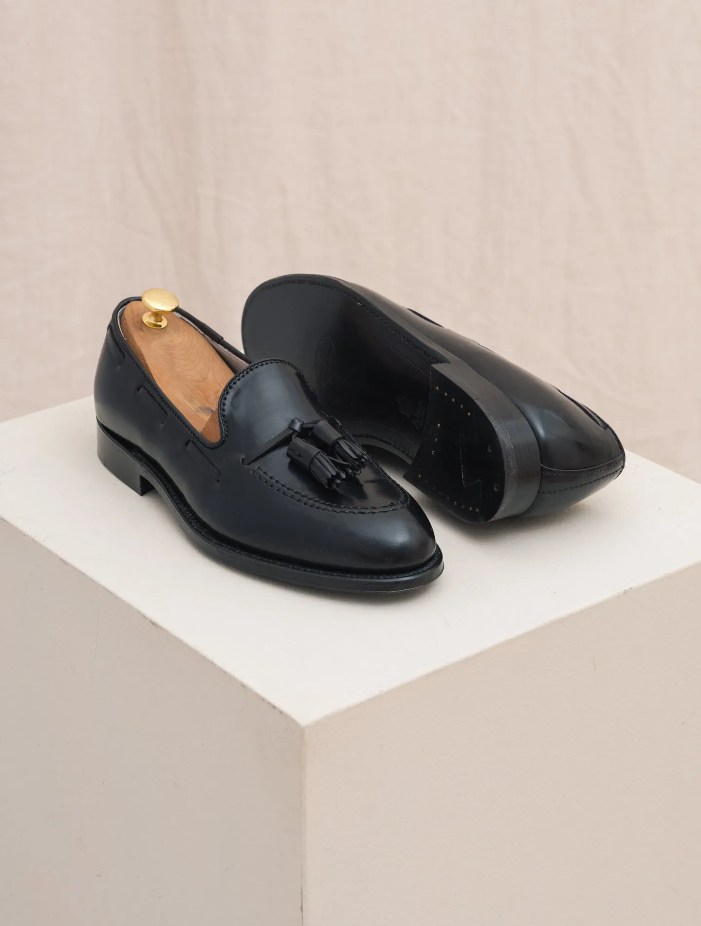 Cordovan Tassel Loafers Black
